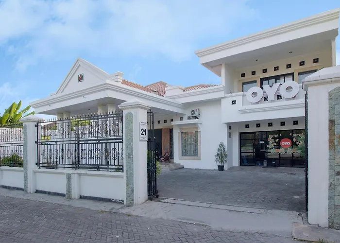 Collection O 1061 Aliya Homestay Yogyakarta
